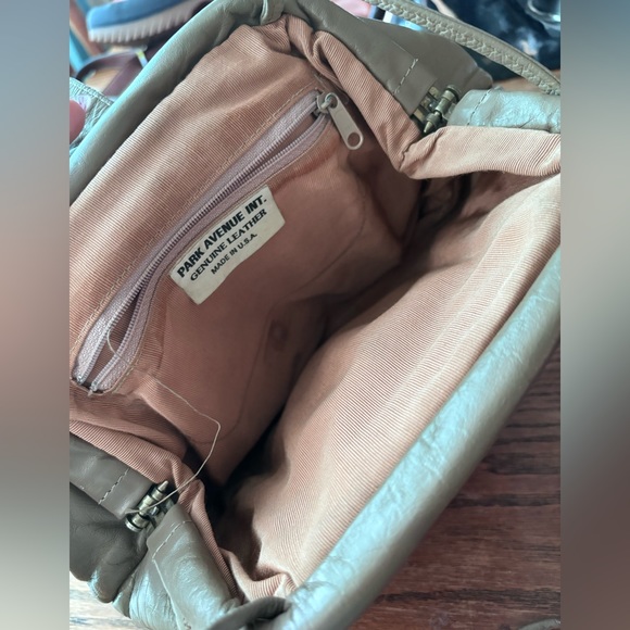 Vintage 80’s Park Ave Int. Cross Body Purse - Picture 4 of 12